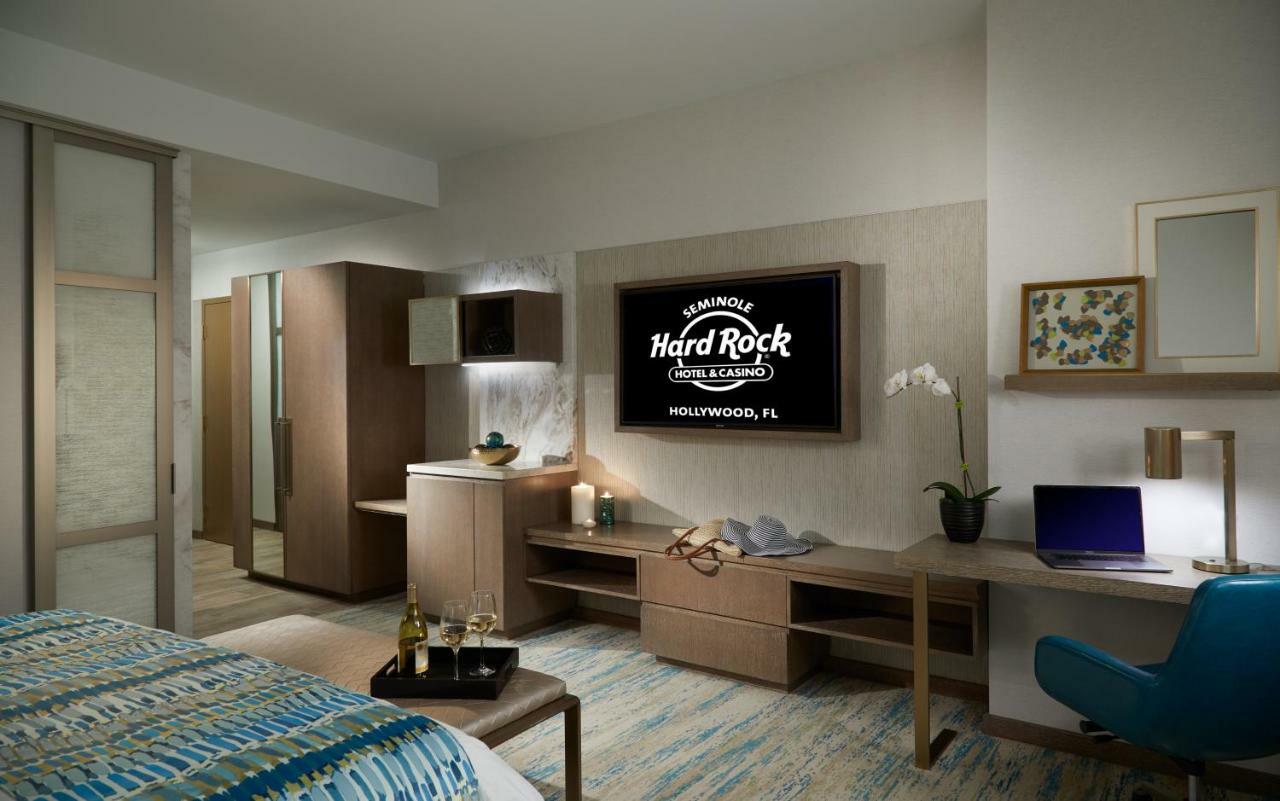 The Guitar Hotel At Seminole Hard Rock Hotel & Casino Davie Exterior photo